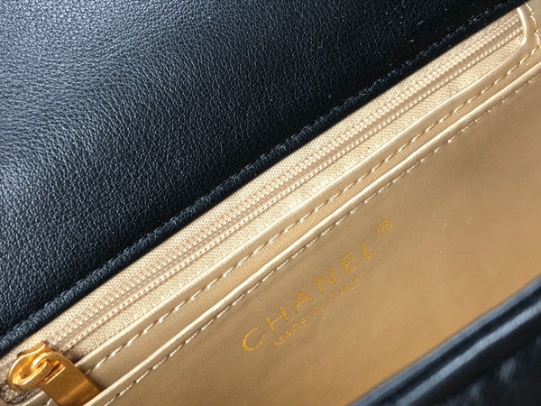 シャネルバッグ角部分ディテール